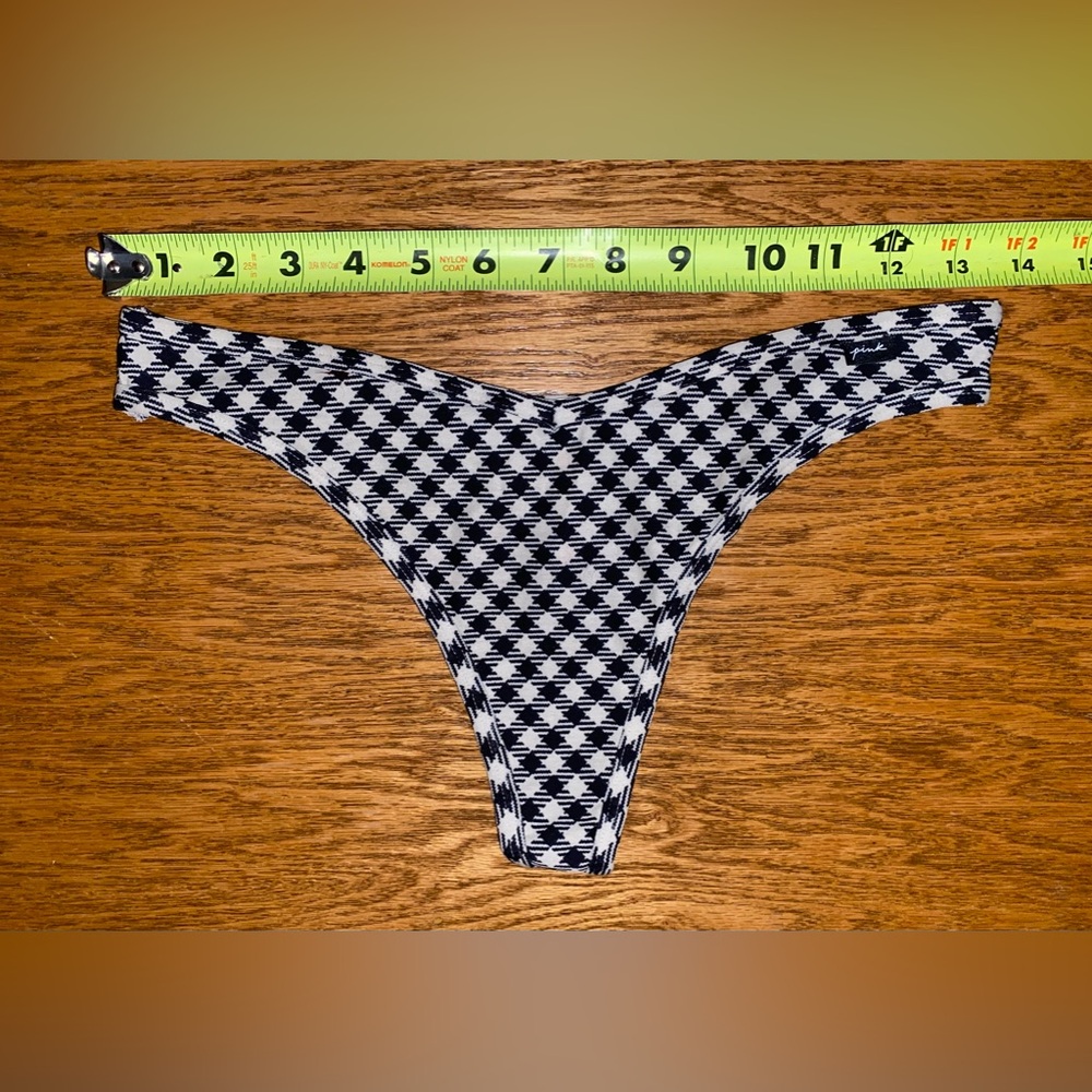 Victoria’s Secret Thong Panty NWOT